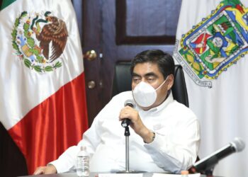 LIMPIAR LA VÍA PÚBLICA DE AMBULANTES PARA FRENAR  TRANSMISIÓN DE COVID-19, PIDE BARBOSA HUERTA A EDILES