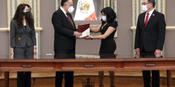 TIENE PUEBLA UN GOBIERNO DEMOCRÁTICO: MBH; ENTREGA SU SEGUNDO INFORME AL CONGRESO DEL ESTADO