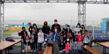 FÓRMULA E, DISFRUTADO POR ALUMNOS DE CENTROS DE ASISTENCIA