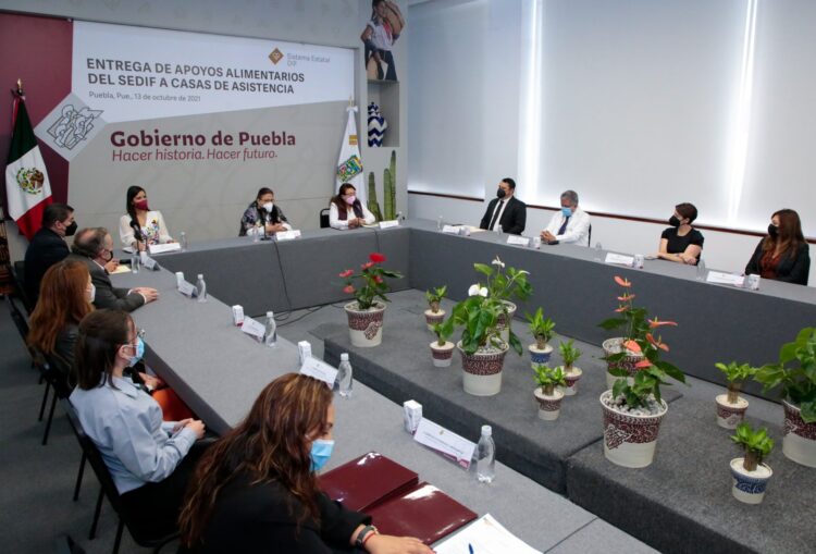 Refrenda Rosario Orozco compromiso del SEDIF con población más vulnerable