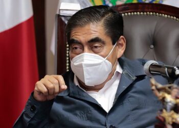SEGURIDAD EN CENTROS DE VACUNACIÓN DE PUEBLA ESTÁ GARANTIZADA; VIGILANCIA FUE REFORZADA: MBH