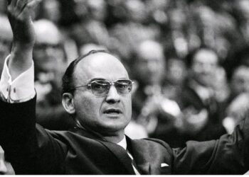 100 años de poder, delirios de grandeza, pervesidad y sin duda maldad…