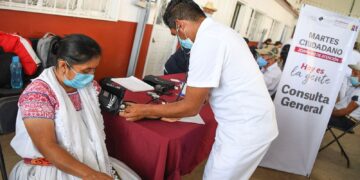 En comunidad de Cuetzalan, Salud realiza análisis sanguíneo a menores en “Martes Ciudadano”