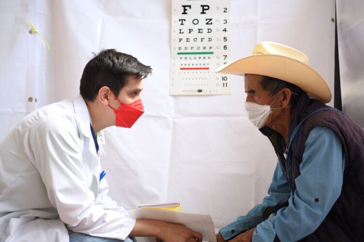 Con nuevo módulo de oftalmología, Salud beneficia a menor en “Martes Ciudadano