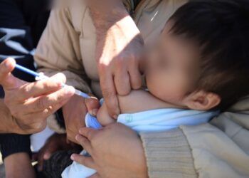 Con nuevo módulo de oftalmología, Salud beneficia a menor en “Martes Ciudadano”