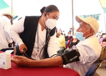 Aprovechan artesanos de El Seco módulo de pruebas de espirometría