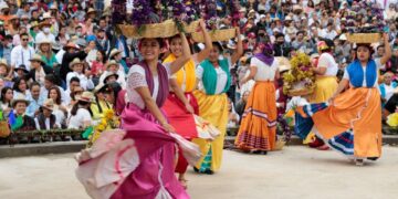 PARTICIPAN 32 REGIONES DE PUEBLA EN HUEY ATLIXCÁYOTL, MBH PRESIDE FESTIVAL