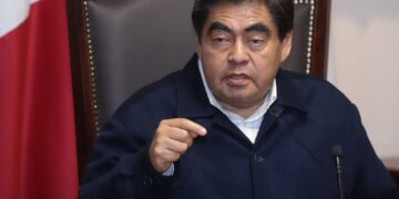 LLAMA MBH A ALCALDES A SEPARAR DE SUS CARGOS A POLICÍAS CON VÍNCULOS DELICTIVOS