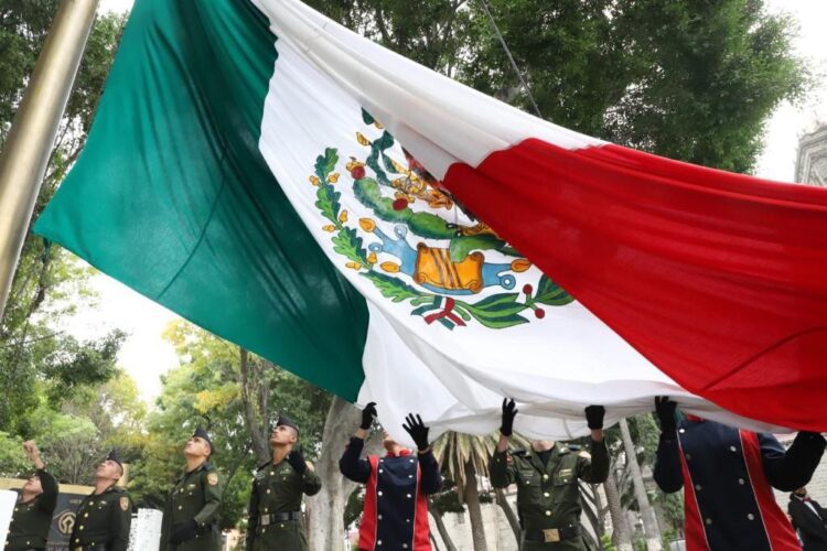 CONMEMORA PUEBLA ANIVERSARIO DE LA REVOLUCIÓN MEXICANA; MBH PRESIDE CEREMONIA Y DESFILE