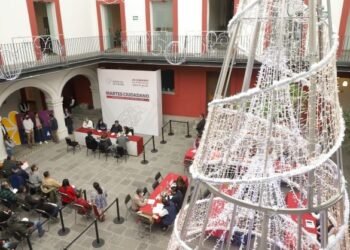 “CADA PASO ES DISTINTO, CADA PASO SE PIENSA”, ACONSEJA GOBERNADOR A JOVEN BENEFICIARIO DE PRÓTESIS DE PIERNA