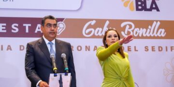 TOMA PROTESTA GABRIELA BONILLA COMO PRESIDENTA DEL SEDIF PUEBLA; GOBERNADOR RECONOCE LIDERAZGO DE ROSARIO OROZCO