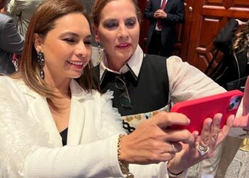 ASISTEN PRESIDENTA DEL SEDIF Y SECRETARIA DE ECONOMÍA DE PUEBLA A HOMENAJE A MUJERES INDÍGENAS DE MÉXICO Y CANADÁ