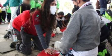 Capacita SUMA a alumnos en primeros auxilios durante “Martes Ciudadano”
