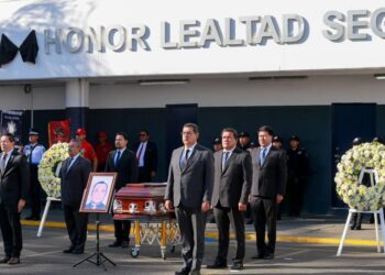 Preside Gobernador de Puebla homenaje a policía estatal que perdió la vida en cumplimiento de su deber