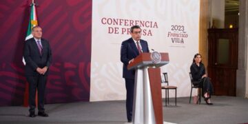 En Palacio Nacional, Sergio Salomón Céspedes invita a Feria de Puebla 2023 y al Desfile del 5 de Mayo