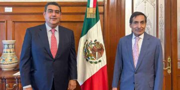 Gobernador de Puebla sostiene encuentro con titular de Hacienda