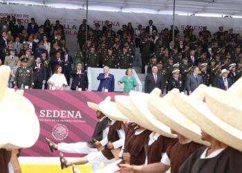 5 de Mayo, orgullo de Puebla; AMLO y Sergio Salomón Céspedes encabezan Desfile Cívico-Militar