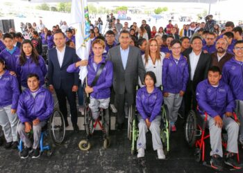 ENCABEZA SERGIO SALOMÓN ABANDERAMIENTO DE LA DELEGACIÓN POBLANA RUMBO A PARANACIONALES CONADE 2023