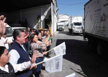 Abandera Gaby Bonilla salida de convoy con más de 35 toneladas de ayuda a Guerrero