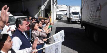 Abandera Gaby Bonilla salida de convoy con más de 35 toneladas de ayuda a Guerrero