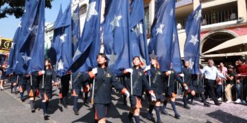 CON DESFILE Y ENTREGA DE MEDALLA “CARMEN SERDÁN”, PUEBLA CONMEMORA 113 ANIVERSARIO DE LA REVOLUCIÓN MEXICANA