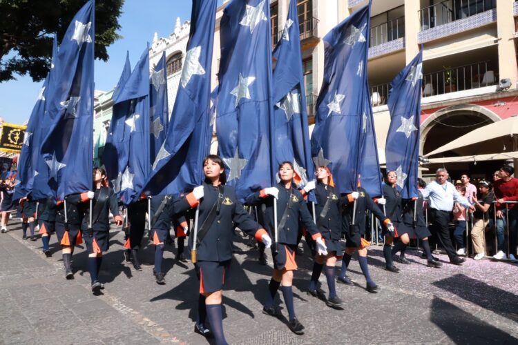 CON DESFILE Y ENTREGA DE MEDALLA “CARMEN SERDÁN”, PUEBLA CONMEMORA 113 ANIVERSARIO DE LA REVOLUCIÓN MEXICANA