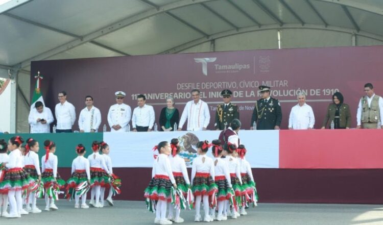 Preside gobernador de Tamaulipas desfile conmemorativo de la Revolución Mexicana
