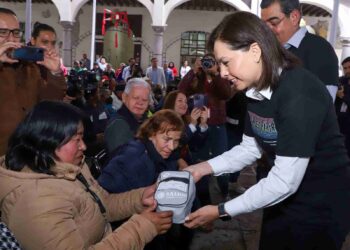 REFRENDAN SERGIO SALOMÓN Y GABY BONILLA COMPROMISO CON QUIENES MÁS LO NECESITAN