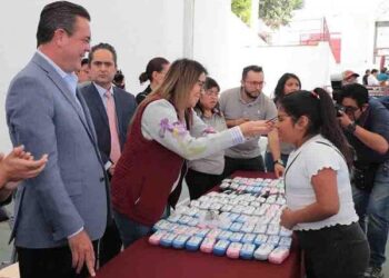 Con entrega de lentes, SEDIF beneficia a 149 niñas, niños y adolescentes