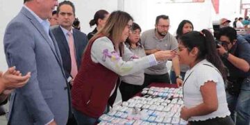 Con entrega de lentes, SEDIF beneficia a 149 niñas, niños y adolescentes
