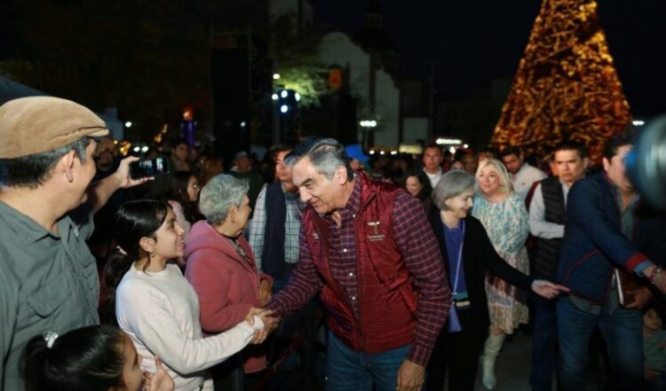 CONVIVEN AMÉRICO Y MARÍA CON FAMILIAS EN CONCIERTO POR DÍA DE REYES