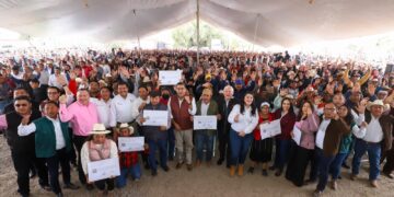 EN TEPEACA, GOBIERNOS FEDERAL Y DE PUEBLA INICIAN PROGRAMA DE ENTREGA DE FERTILIZANTE