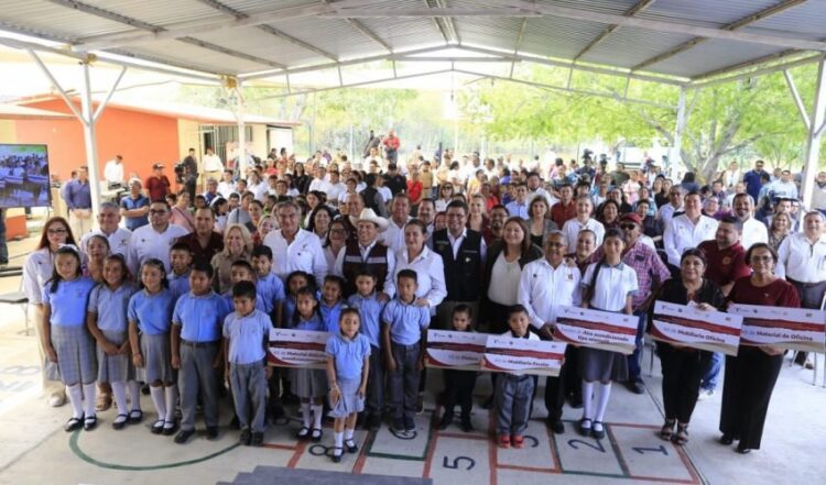 AMÉRICO PONE EN MARCHA INTERNET SATELITAL PARA ESCUELAS DE ZONAS RURALES