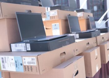 Con entrega de computadoras, SEDIF refuerza trabajo por población vulnerable
