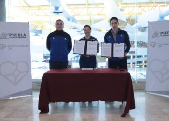Firman SEDIF y acuática “Nelson Vargas” contrato en favor de menores de casas de Asistencia