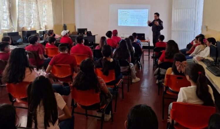 GUARDIA ESTATAL CIBERNÉTICA COLABORA CON MESAS DE SEGURIDAD Y JUSTICIA EN EL MANTE PARA PREVENIR CIBERDELITOS