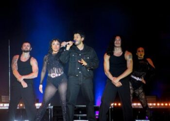 Al ritmo de Sebastián Yatra, bailan asistentes en la Feria de Puebla