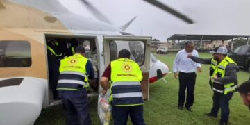ENVÍA GOBERNADOR DEL ESTADO APOYO AÉREO A COMUNIDADES DE HIDALGO