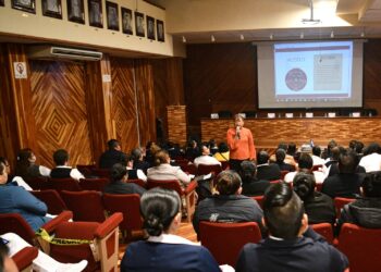 Imparte Salud taller a personal de enfermería para mejorar atención a pacientes