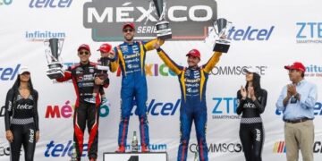 Premia Sergio Salomón a triunfadores de Nascar México Series