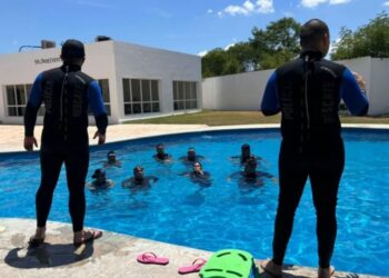Guardia Estatal se capacita en rescate acuático y autosalvamento