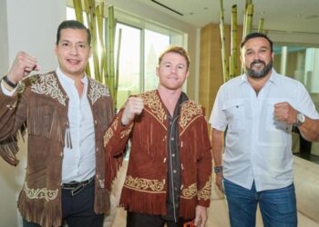 Presentan cinturón tamaulipeco en Las Vegas y «Canelo» Álvarez se enfunda la cuera