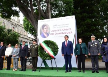 Autoridades estatales conmemoran a mexicanos que forjaron historia de México