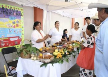 Promueve Salud prácticas de buen comer para prevenir obesidad y desnutrición