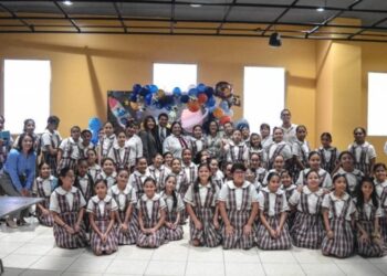 Inspiran a niñas a adentrarse en la ciencia y la tecnología