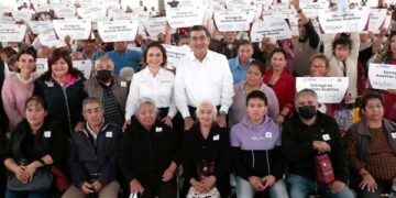 Alcanza SEDIF meta de entrega de mil auxiliares auditivos