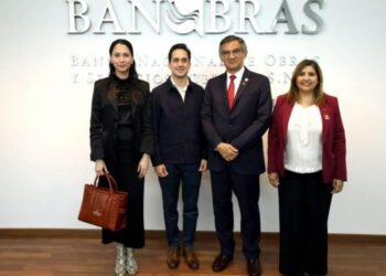 Gobernador de Tamaulipas y director de Banobras impulsan proyectos de movilidad y manejo de residuos sólidos