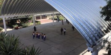 Con techados en escuelas, gobierno de Sergio Salomón contribuye a cuidar salud de estudiantes