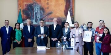 Conquistan mezcales poblanos certamen “Mexico Selection 2024”
