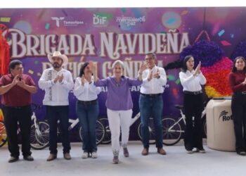 Llevan Américo y María de Villarreal la brigada navideña “Transformando Familias” a la zona cañera